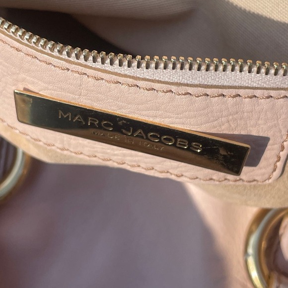 Marc Jacob’s Double-Handle Soft Leather Tote Handbag in Buff MJ462 - Picture 8 of 16